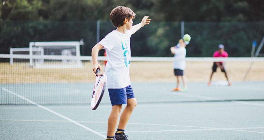 Séjour linguistique Jeune Cours d'anglais et tennis Angleterre