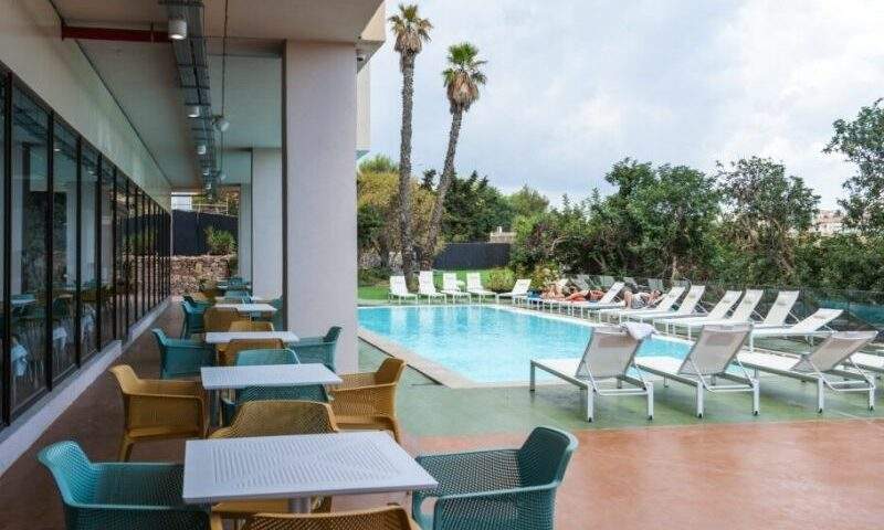piscine campus étudiant malte
