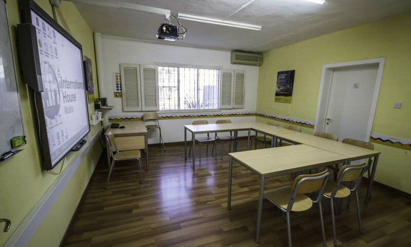 gap-year-malte-salle-de-classe gap year malte salle de classe